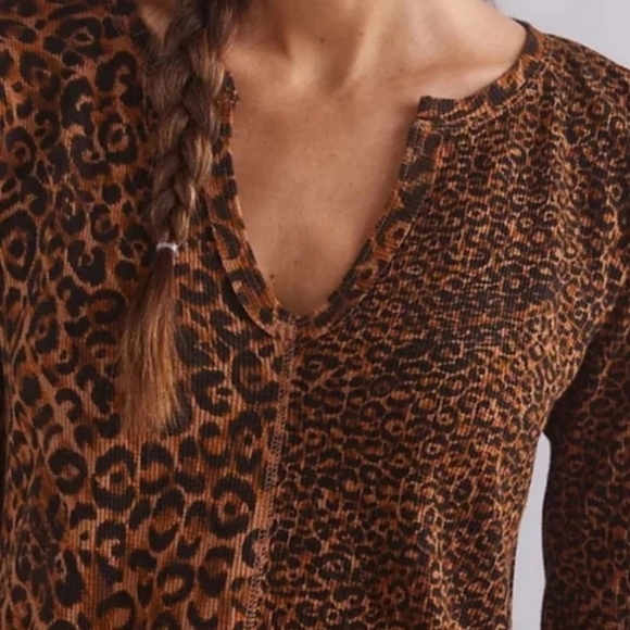 Pilcro Anthropologie Leopard Print Top Size M - Picture 13 of 14